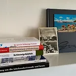 Strandblick Mit Strandkorb & Fahrraedern
