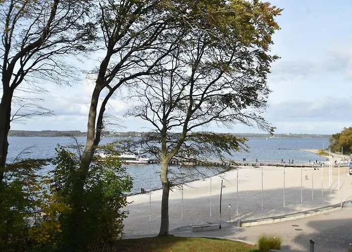 Strandblick Mit Strandkorb & Fahrraedern * Glücksburg